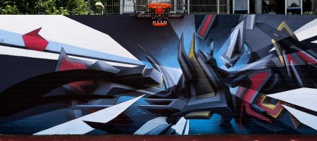 I only took the photo ! I have no claim to the artwork !