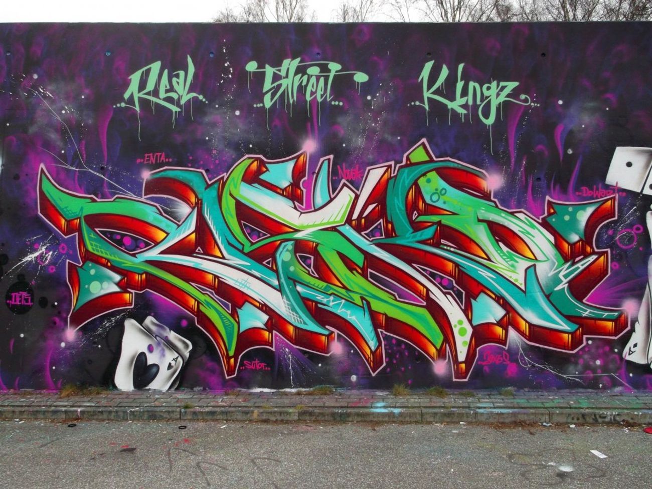 Photo #143008 by RISKOone